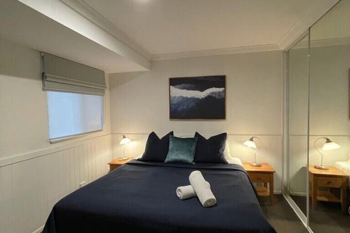 Room 4 of 52