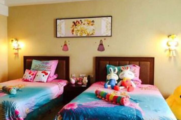 Room 12 of 50