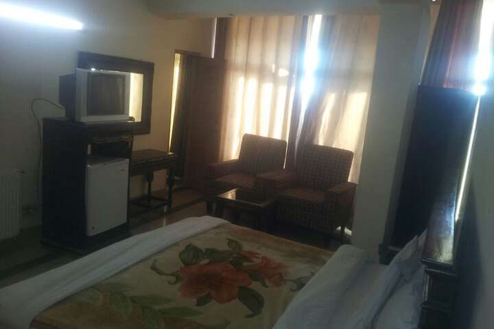 Room 2 of 35