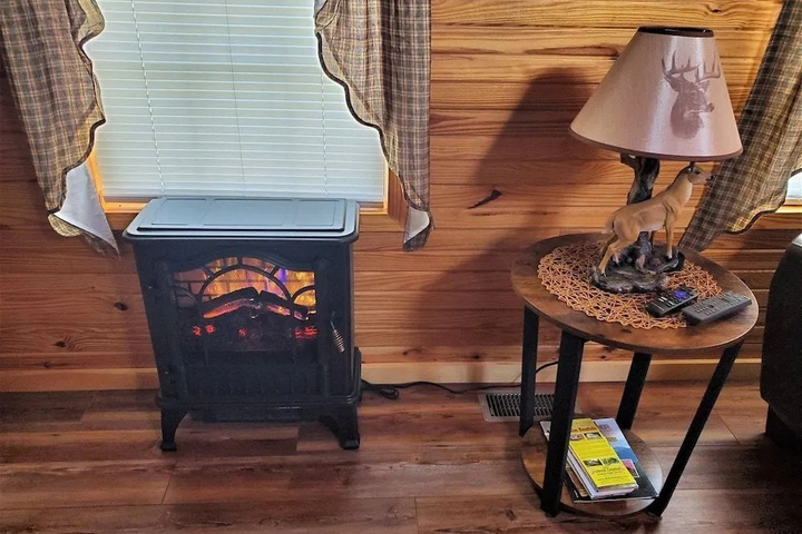 Room 5 of 16