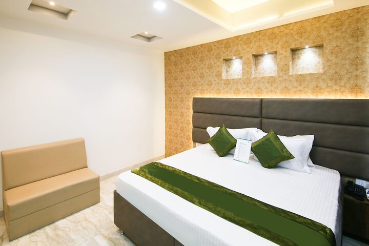 Room 14 of 21