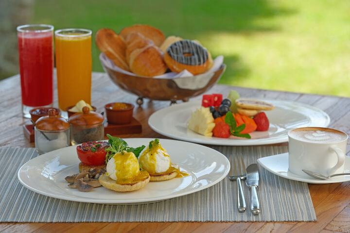 Breakfast/Coffee Service 66 of 82