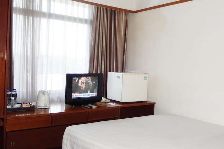 Room 3 of 56