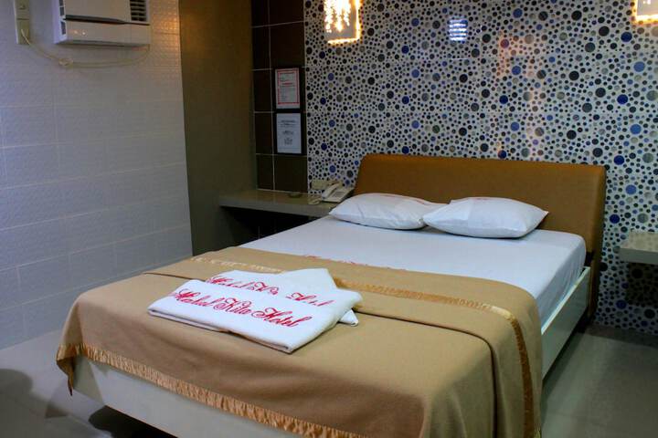 Room 2 of 25