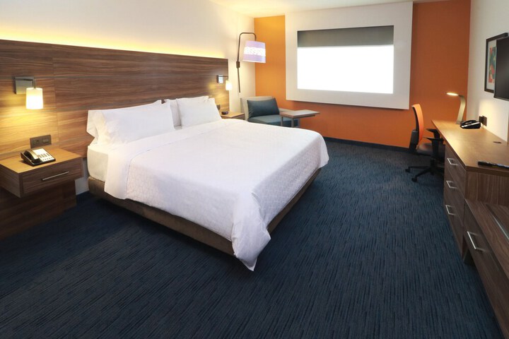 Room 17 of 94
