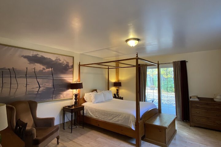 Room 9 of 48