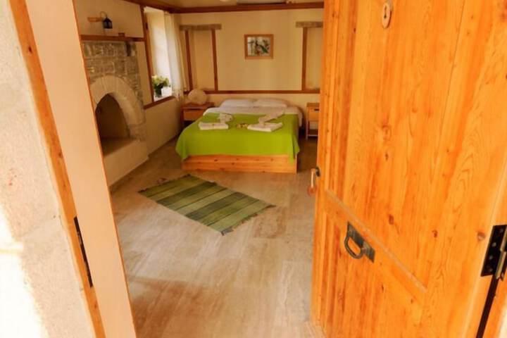 Room 10 of 21