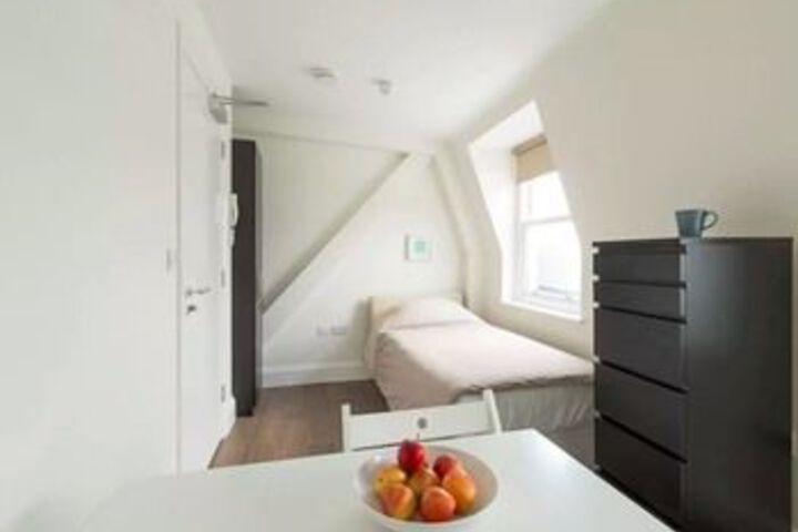 Room 25 of 66
