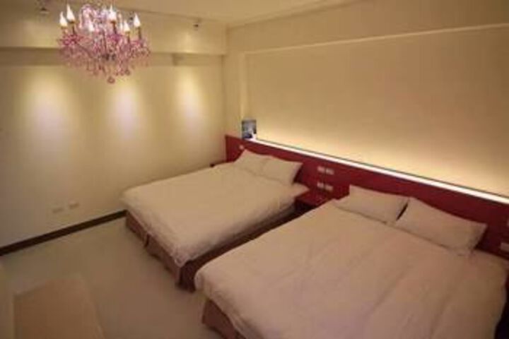 Room 13 of 26