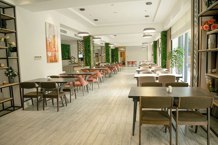 Dining 10 of 39