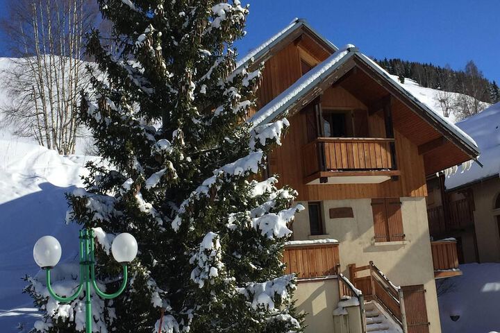 Chalet in Les Deux Alpes With Panoramic Views in Les Deux Alpes