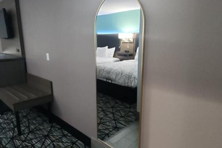 2 Queen Beds (6 of 6)