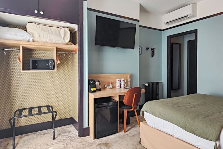 Room 68 of 122