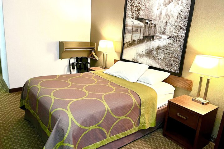 Room 14 of 63