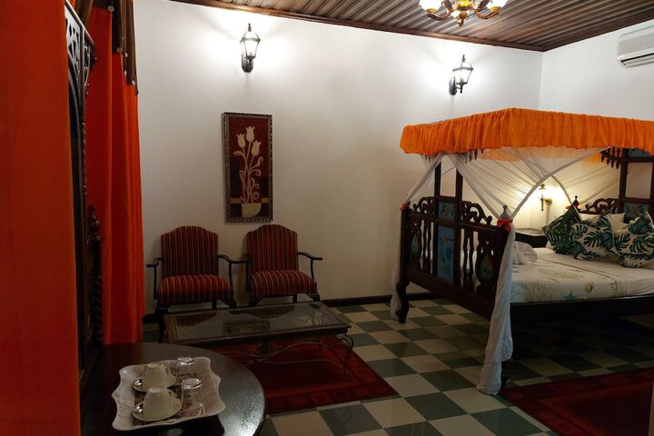 Room 5 of 43