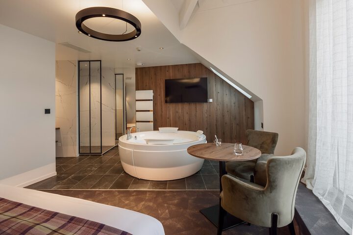 Room 20 of 76