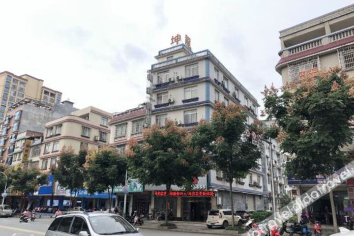 Hotel 6 of 14