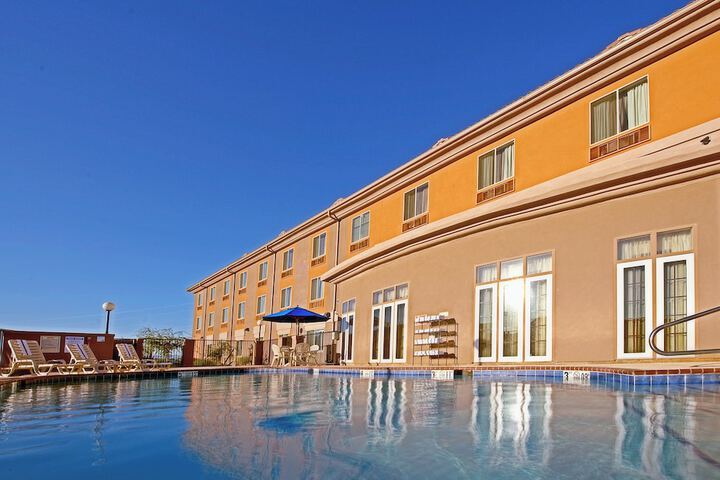 Hotel with Pool