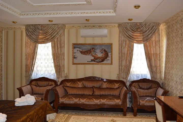 Room 9 of 39
