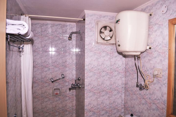 Room 36 of 83
