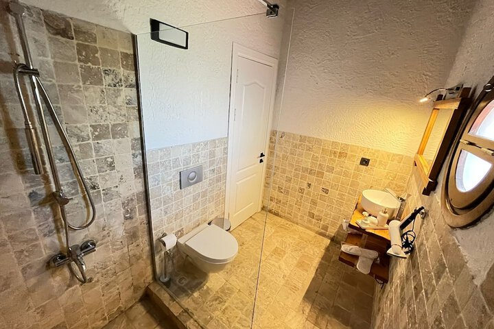 Room 29 of 46