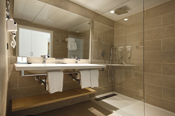 Clean Restrooms