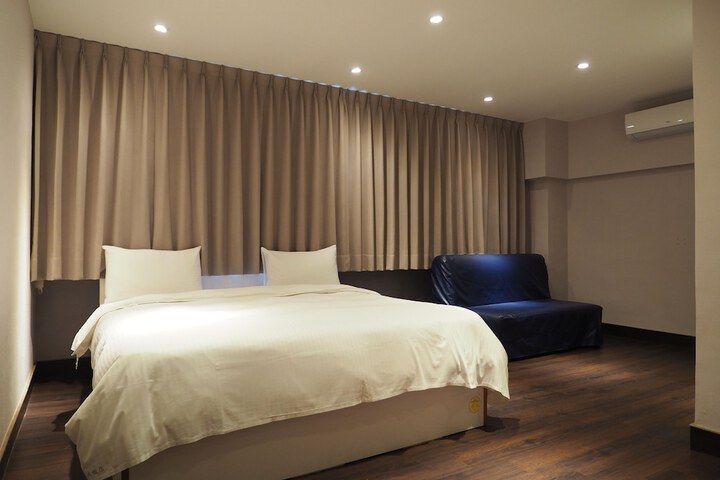 Room 17 of 45