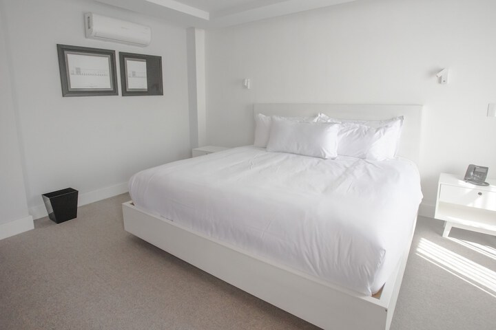 Room 12 of 42