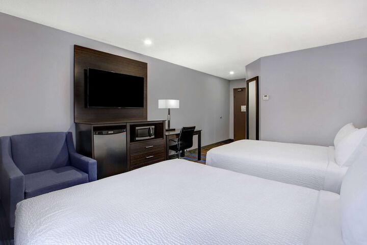 Room 19 of 38
