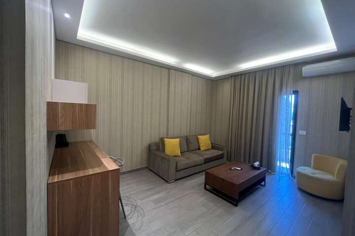 Room 14 of 26