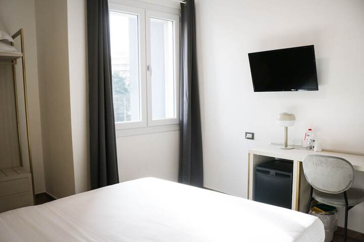 Room 10 of 62
