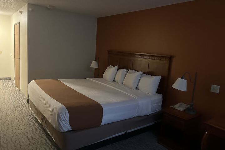 Room 10 of 19