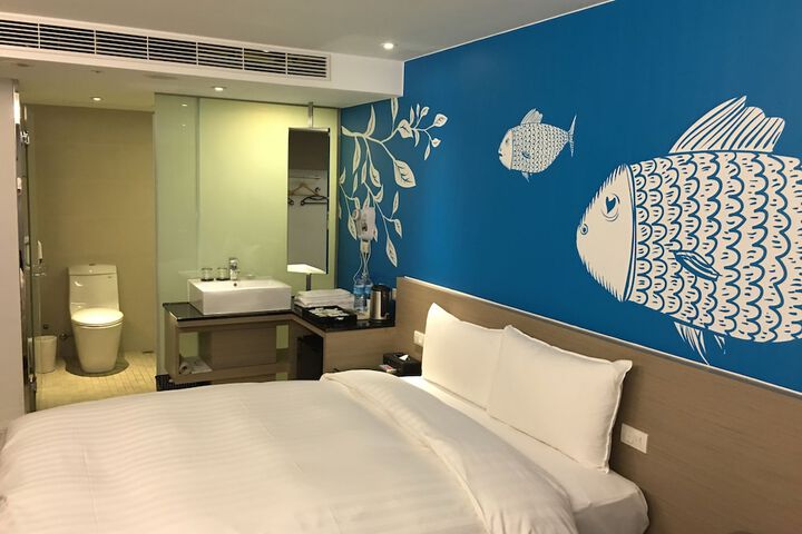 Room 12 of 60