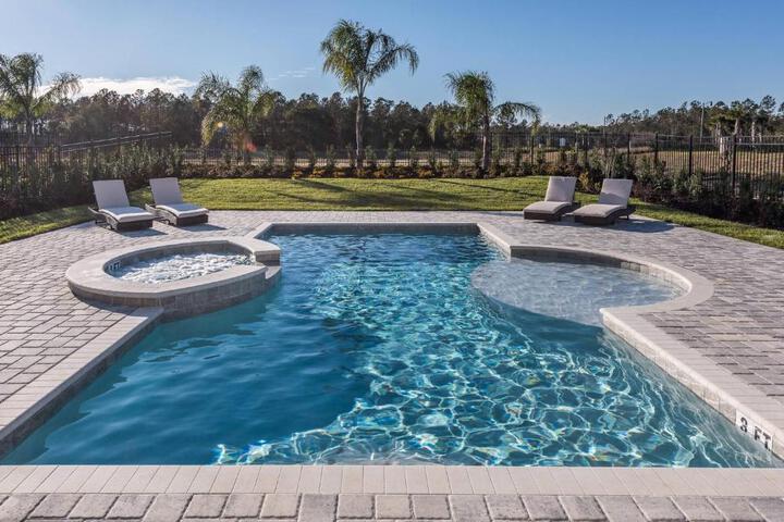 Image of Encore Resort 5 Bedroom Home with Pool 2100