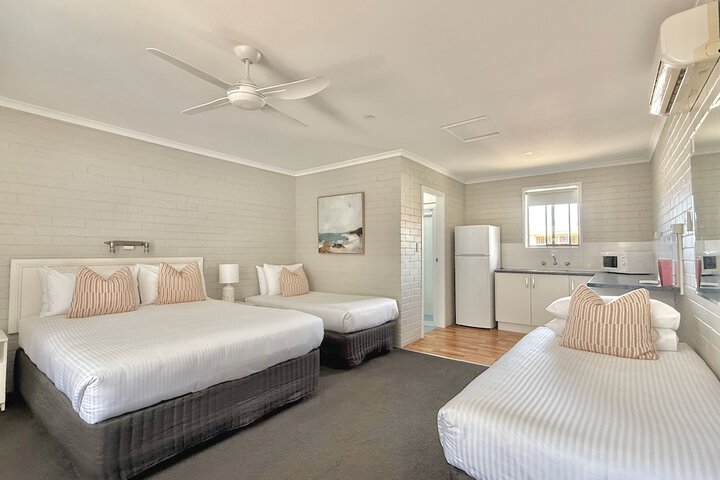 Room 5 of 34