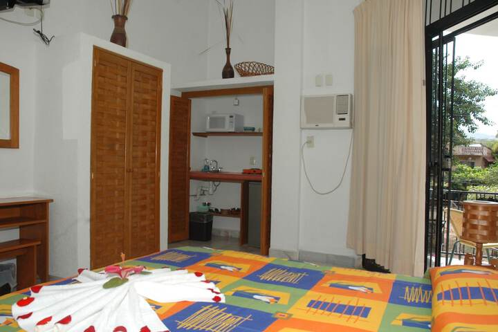 Room 6 of 34