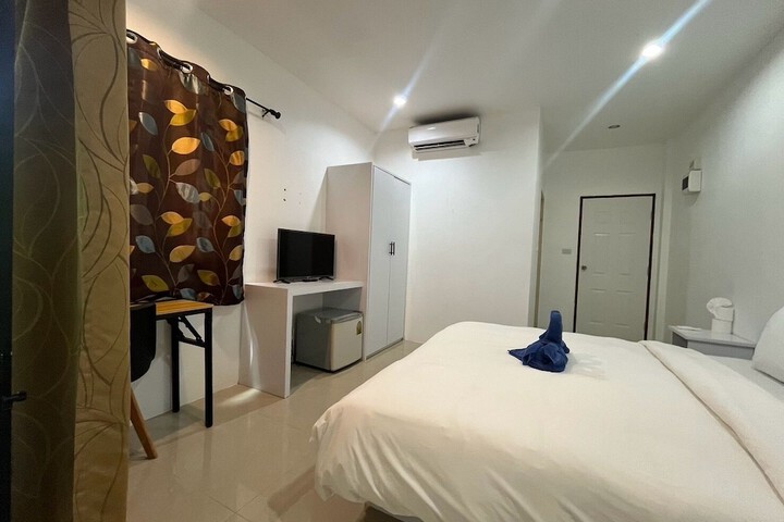 Room 10 of 61