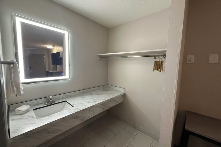 Room 20 of 26