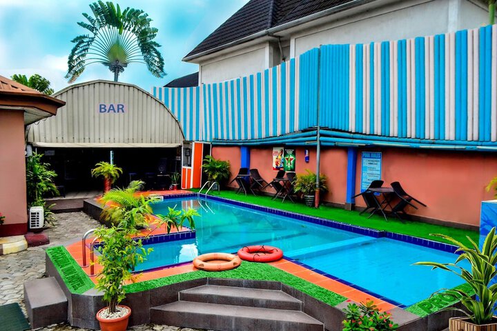 Pool 12 of 17