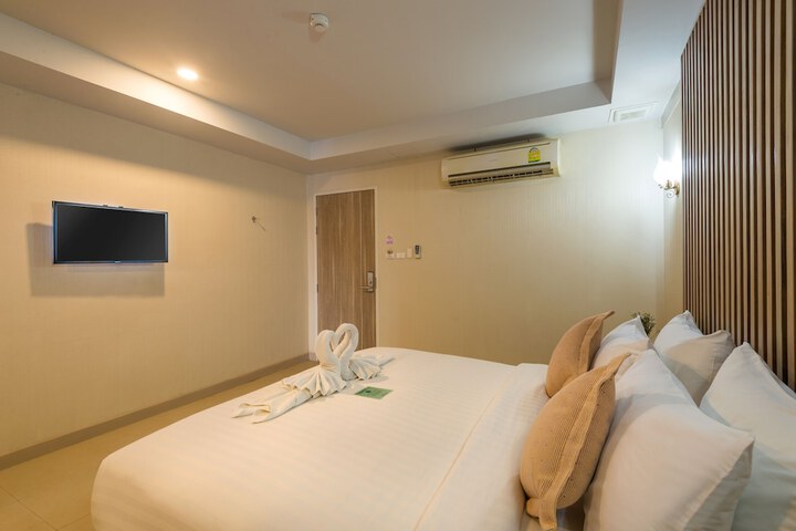 Room 17 of 208