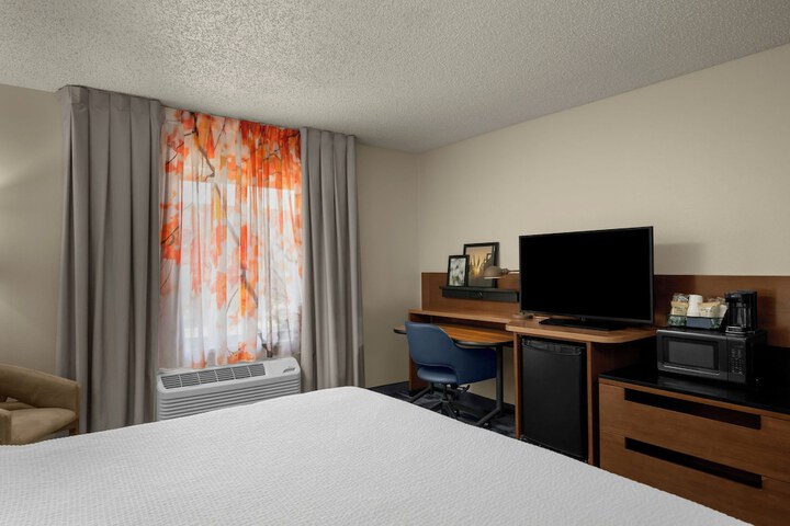 Room 27 of 75