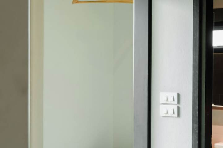 Room 13 of 46