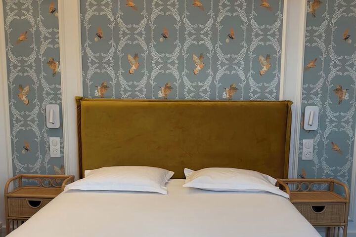 Room 42 of 94