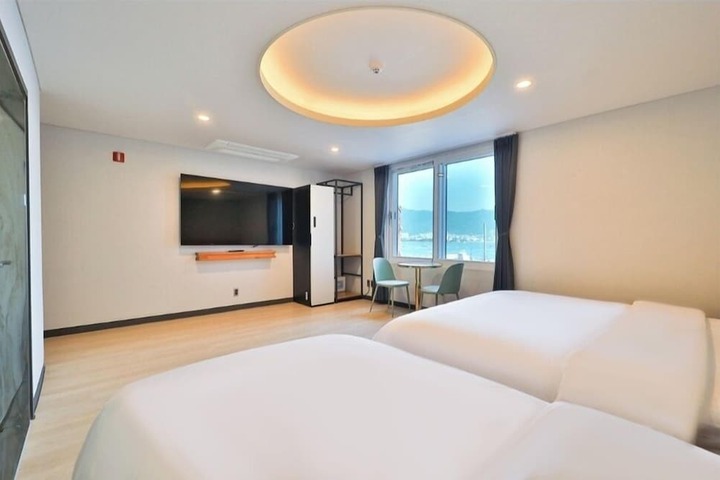 Room 36 of 72