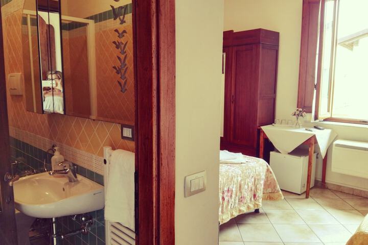 Room 7 of 46