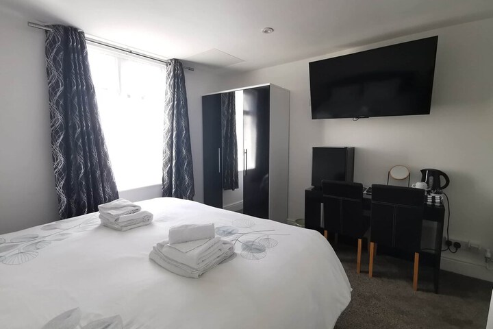 Room 13 of 43