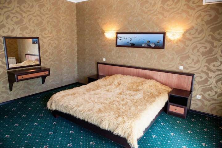 Room 42 of 53