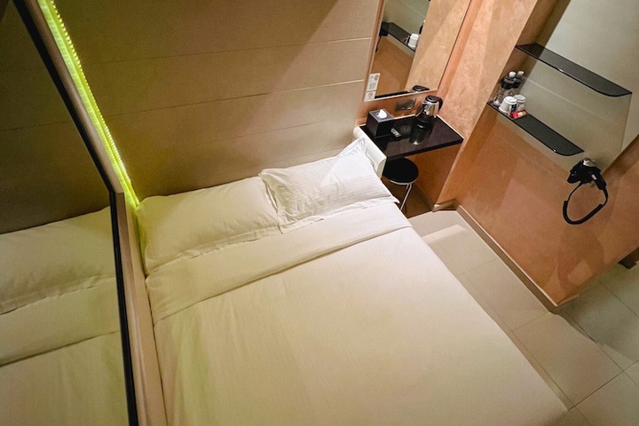 Room 19 of 36