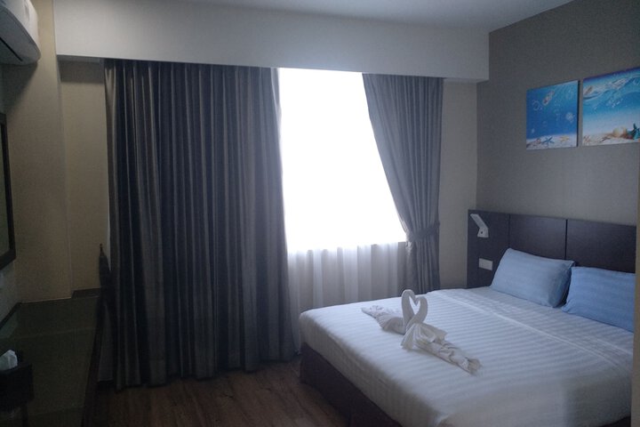 Room 14 of 49