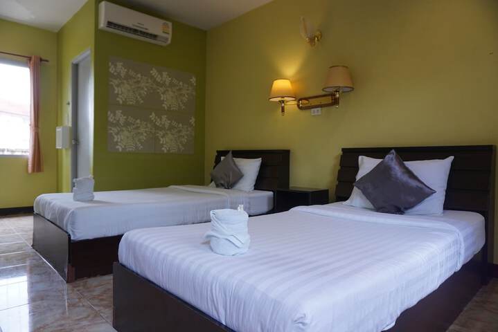 Room 6 of 40